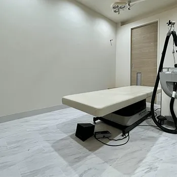 札幌中央クリニックのプルリアルデンシファイを受ける施術室