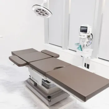 札幌TAクリニックのリジュラン注射を受ける施術室