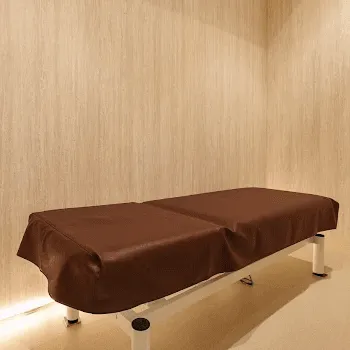 仙台駅ちゅら皮ふ科のケミカルピーリングを受ける施術室