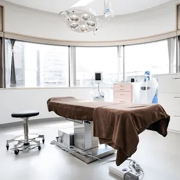 CLASSY 仙台美容外科・美容皮膚科のケミカルピーリングを受ける施術室