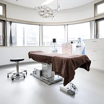CLASSY 仙台美容外科・美容皮膚科のプロファイロを受ける施術室