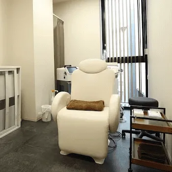 仙台TAクリニックのサブシジョンを受ける施術室