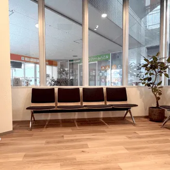 八乙女スキンクリニックのサブシジョンを受ける前の待合室
