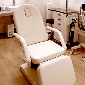 八乙女スキンクリニックのサブシジョンを受ける施術室