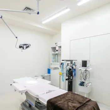 TAクリニック 心斎橋1院のリジュラン注射を受ける施術室