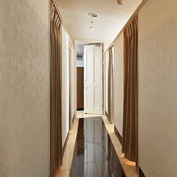 DSクリニック 東京1院の脂肪冷却を受ける前の廊下