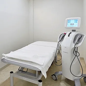 DSクリニック 東京1院の脂肪冷却を受ける施術室