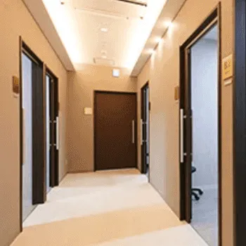 銀座よしえクリニック 東京7院の脂肪冷却を受ける前の廊下