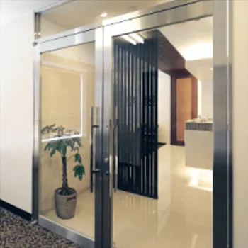 自由が丘ロジエクリニックの入り口