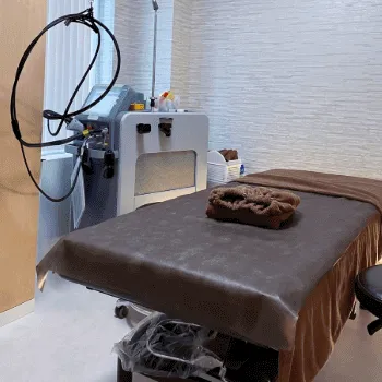 ジョウクリニック 東京1院のピコトーニングを受ける施術室