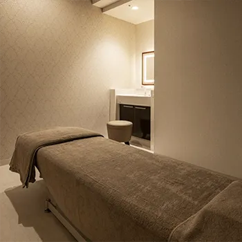 銀座よしえクリニック 東京7院のプルリアルデンシファイを受ける施術室