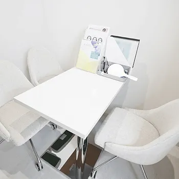 水の森美容クリニック 東京1院のプルリアルデンシファイを受ける前のカウンセリングルーム