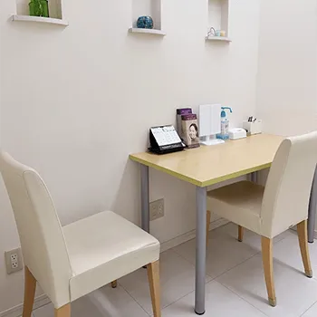 フェミークリニック 東京4院のプロファイロを受ける前のカウンセリングルーム