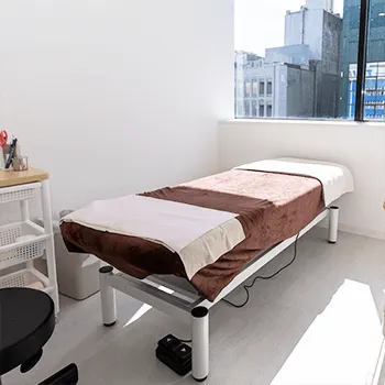 ルラ美容クリニック 東京7院のプロファイロを受ける施術室