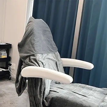 スマートスキンクリニック 神保町院のプロファイロを受ける施術室