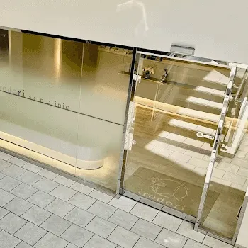 irodoriスキンクリニックの入口の様子