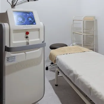 あおばクリニック 横浜院のフォトフェイシャルを受ける施術室