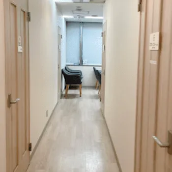 ガーデンクリニック 横浜院のフォトフェイシャルを受ける前の廊下