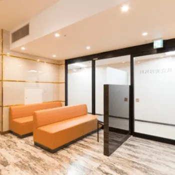 共立美容外科 横浜院のフォトフェイシャルを受ける前の待合室