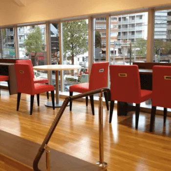 ミルディス皮フ科横浜西口のフォトフェイシャルを受ける前の待合室