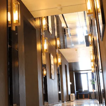 横浜TAクリニックのプラセンタ注射を受ける前の廊下