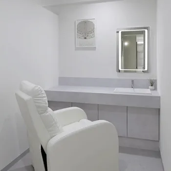 Y CLINICのプルリアルデンシファイを受けた後のパウダールーム