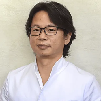 レア形成外科・美容皮膚科のプロファイロを受ける前の診察を担当する医師