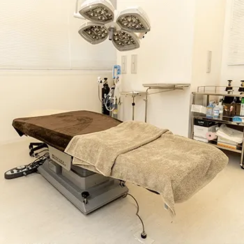 ルラ美容クリニック 横浜院のプロファイロを受ける施術室