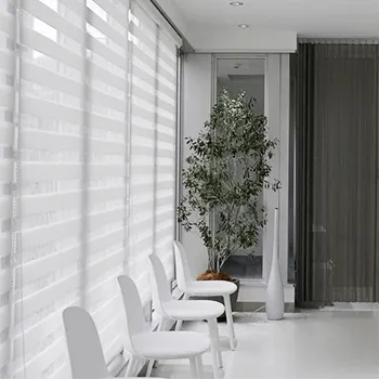 S Clinic yokohamaのプロファイロを受ける前の待合室