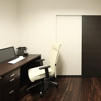 アンジュール横浜クリニックのプロファイロを受ける前のカウンセリングルーム