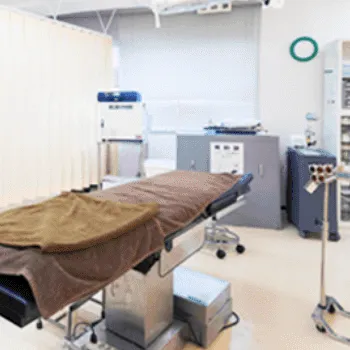 横浜中央クリニックのサブシジョンを受ける施術室