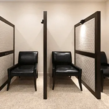 銀座よしえクリニック 横浜院のサブシジョンを受ける前の待合室