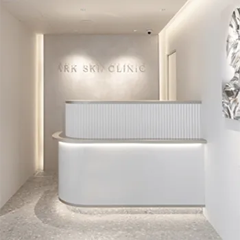 ARK SKIN CLINICのブレッシングを受ける前の受付