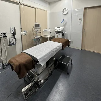 東京ココセランクリニックのブレッシングを受ける施術室