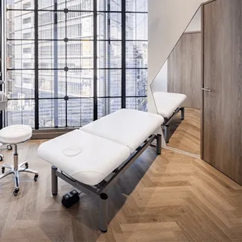 Prism Beauty Clinic 全国1院のブレッシングを受ける施術室