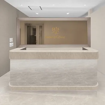 レナータクリニック 全国2院のブレッシングを受ける前の受付