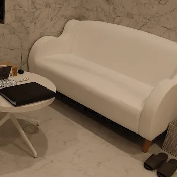 ゼティス ビューティークリニック福岡院のプルリアルバイオスカルプチャーを受ける前の待合室