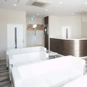 共立美容外科 広島院の鼻整形を受ける前の待合室