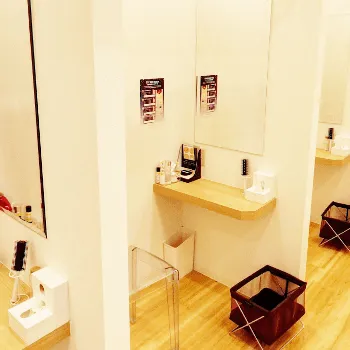 広島プルミエクリニックの鼻整形を受けた後のパウダールーム