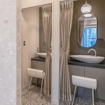 ザ・クリニック広島の鼻整形を受けた後のパウダールーム