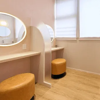 広島美容外科メイプルクリニックの糸リフトを受けた後のパウダールーム