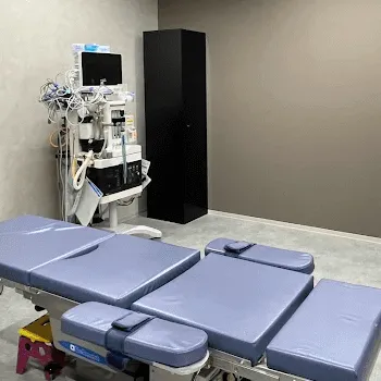 広島プルミエクリニックの糸リフトを受ける施術室