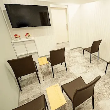 TCB東京中央美容外科 広島院の糸リフトを受ける前の待合室