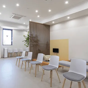 わかば皮ふ形成クリニックの糸リフトを受ける前の待合室