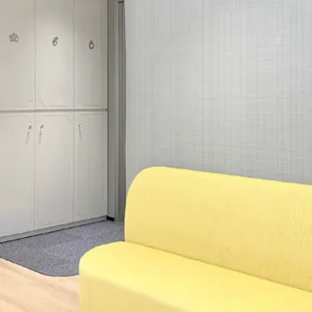 レジーナクリニック 福山付近1院の医療脱毛を受ける前の待合室