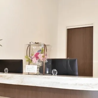 貴クリニックのプルリアルバイオスカルプチャーを受ける前の受付