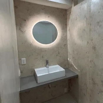 ATSUKO CLINICのプルリアルバイオスカルプチャーを受けた後のパウダールーム