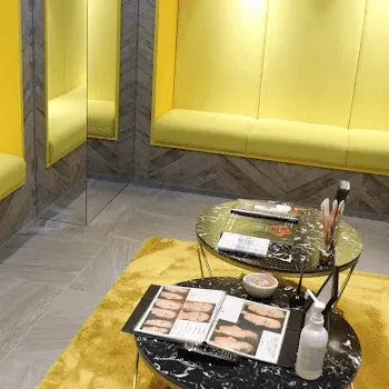 ゼティス ビューティークリニック大阪院のプルリアルバイオスカルプチャーを受ける前の待合室