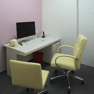 銀座フェイスクリニックのプルリアルバイオスカルプチャーを受ける前の診察室