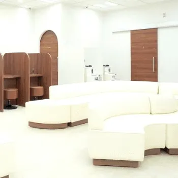 NEO Skin Clinic 東京1院のプルリアルバイオスカルプチャーを受ける前の待合室